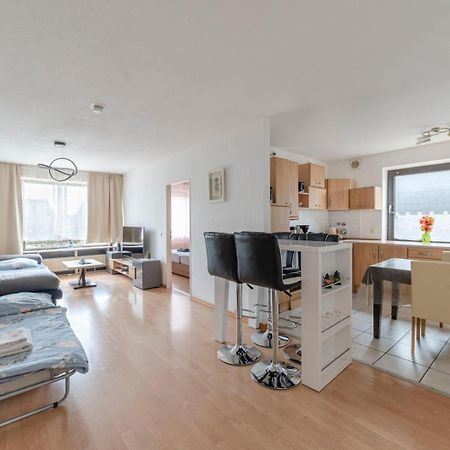 Schöne, möblierte 2 Zimmer Wohnung mit Balkon und Tiefgarage Düsseldorf Exterior foto